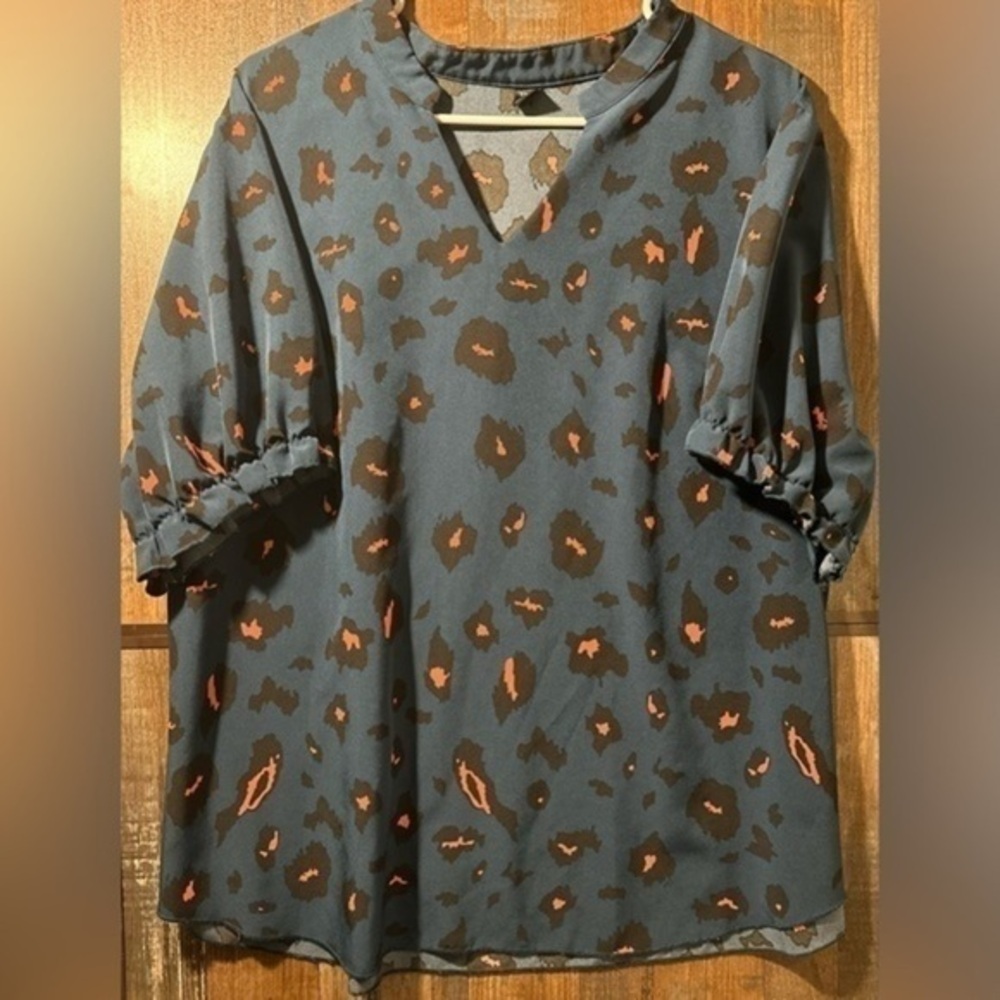 Shein curve. Size 2x. Dress top. Cheeta print